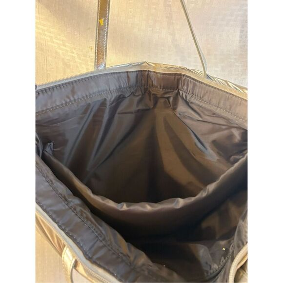 New Day Silver Puffer Zipper bag tote new18x13" - Picture 3 of 8